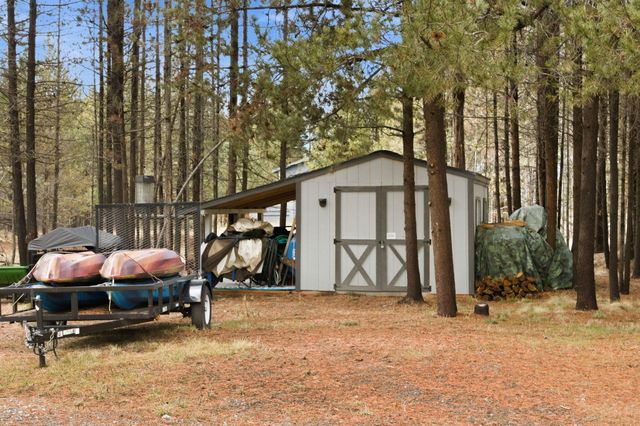 55075 Lazy River Drive, Bend, OR 97707