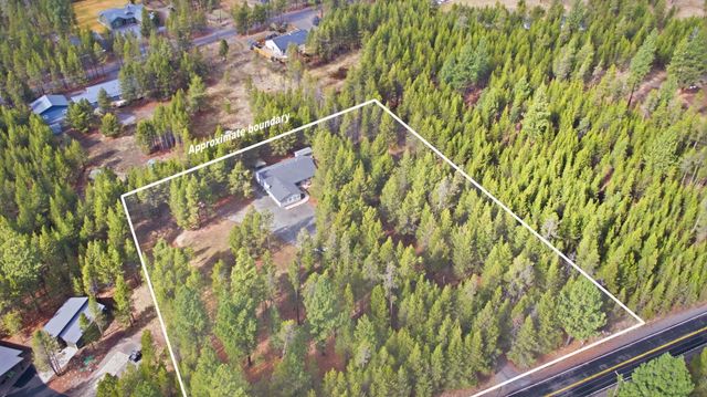 55075 Lazy River Drive, Bend, OR 97707