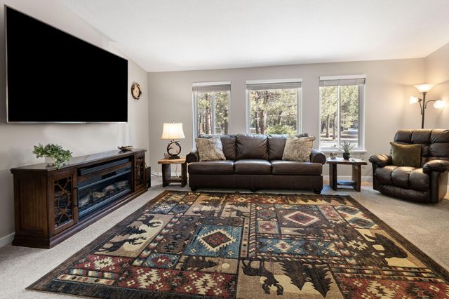 55075 Lazy River Drive, Bend, OR 97707