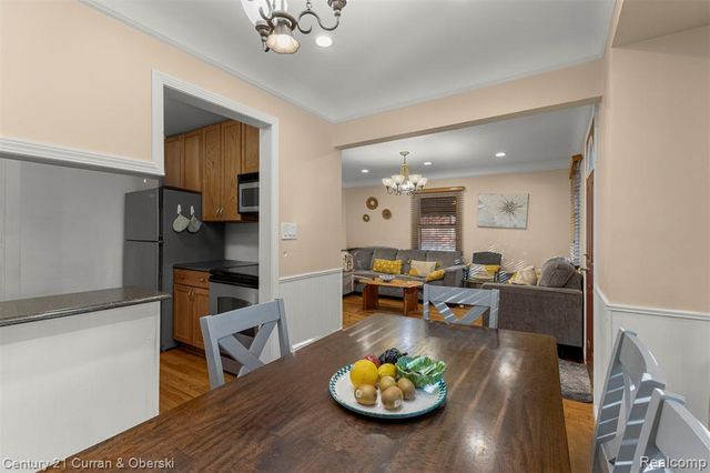 6879 N Lafayette Street, Dearborn Heights, MI 48127