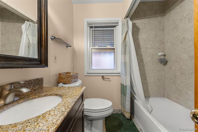 6879 N Lafayette Street, Dearborn Heights, MI 48127