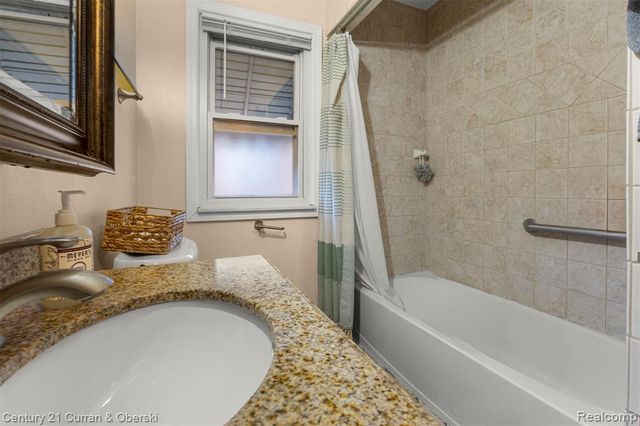 6879 N Lafayette Street, Dearborn Heights, MI 48127