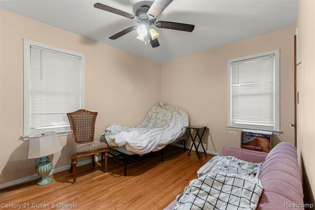 6879 N Lafayette Street, Dearborn Heights, MI 48127