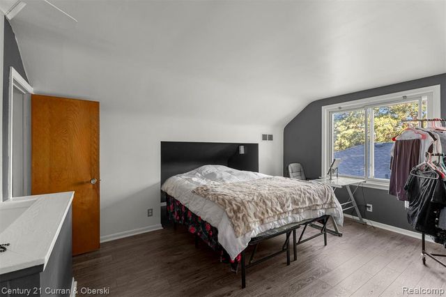 6879 N Lafayette Street, Dearborn Heights, MI 48127