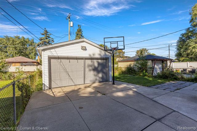 6879 N Lafayette Street, Dearborn Heights, MI 48127