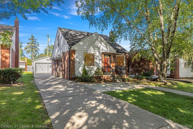 6879 N Lafayette Street, Dearborn Heights, MI 48127