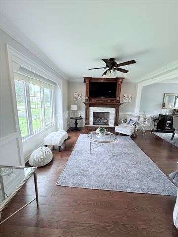 902 NE Lake View Drive, Ankeny, IA 50021
