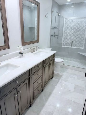 902 NE Lake View Drive, Ankeny, IA 50021