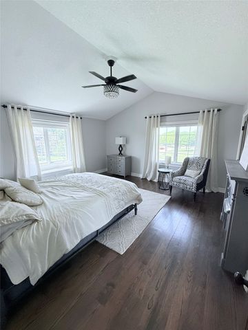 902 NE Lake View Drive, Ankeny, IA 50021