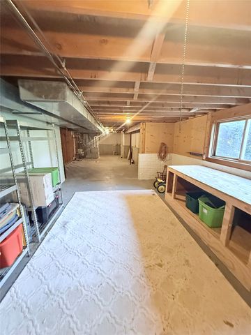 902 NE Lake View Drive, Ankeny, IA 50021