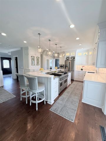 902 NE Lake View Drive, Ankeny, IA 50021