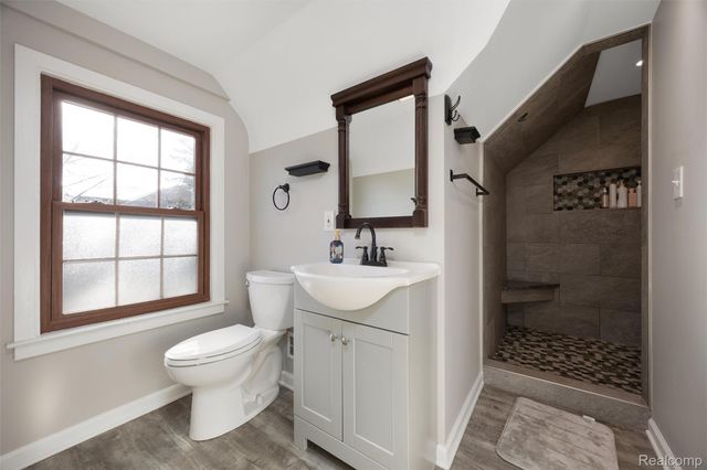 20701 Toles Lane, Grosse Pointe Woods, MI 48236