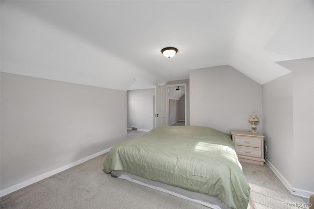 20701 Toles Lane, Grosse Pointe Woods, MI 48236