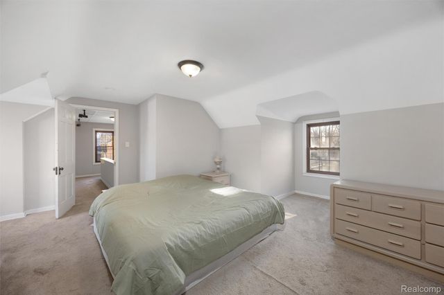 20701 Toles Lane, Grosse Pointe Woods, MI 48236