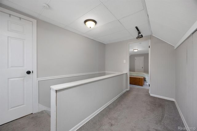 20701 Toles Lane, Grosse Pointe Woods, MI 48236