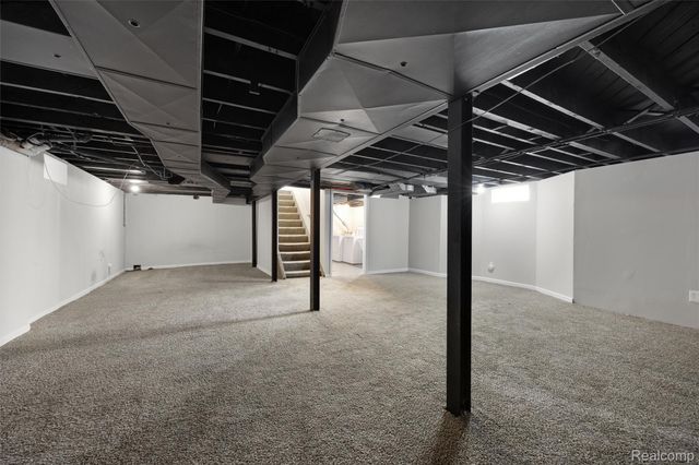 20701 Toles Lane, Grosse Pointe Woods, MI 48236