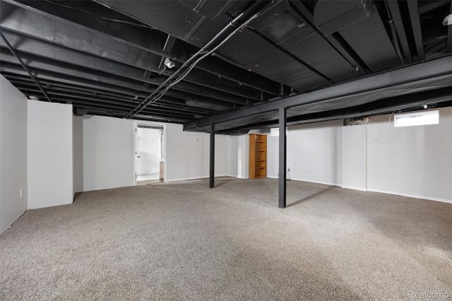 20701 Toles Lane, Grosse Pointe Woods, MI 48236