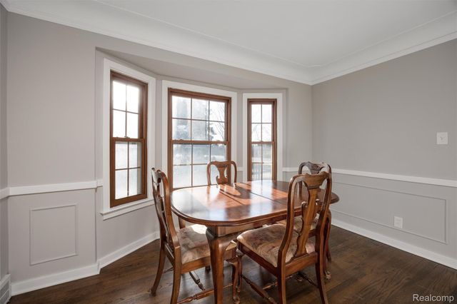 20701 Toles Lane, Grosse Pointe Woods, MI 48236