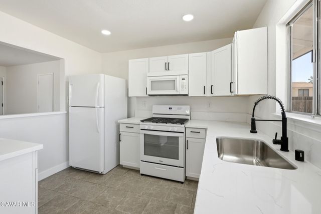40985 E 163rd Street, Lake Los Angeles, CA 93535