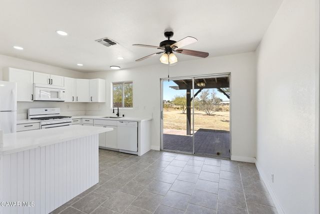 40985 E 163rd Street, Lake Los Angeles, CA 93535