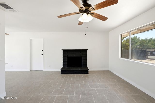 40985 E 163rd Street, Lake Los Angeles, CA 93535