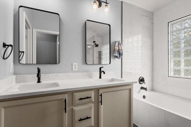 11301 Conchos River TRL, Austin, TX 78717