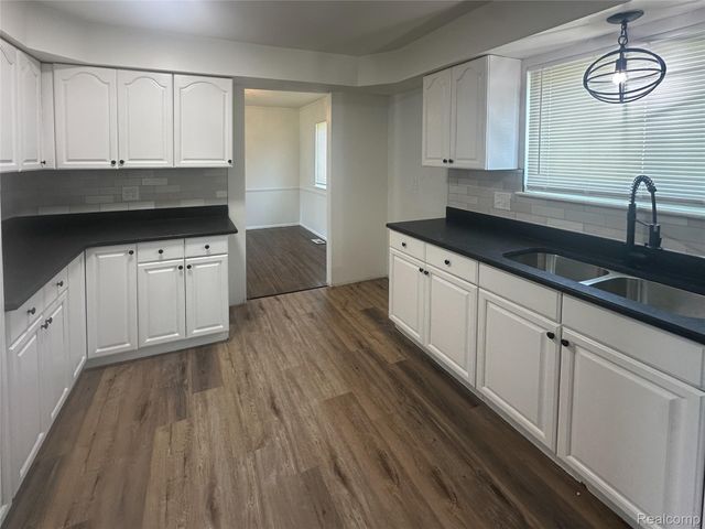 13208 Cloverlawn Drive, Sterling Heights, MI 48312