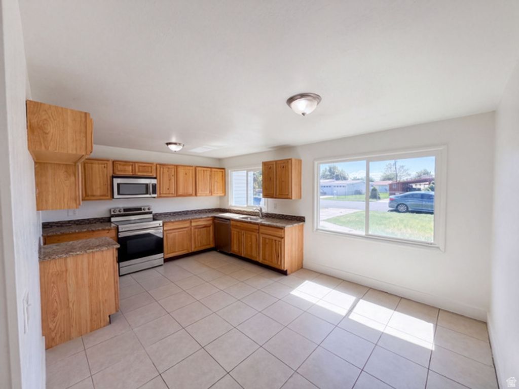 3168 W LEHI DR, West Valley City, UT 84119 — photo 2