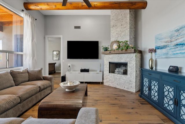 3314 W Here To There Drive, Phoenix, AZ 85086