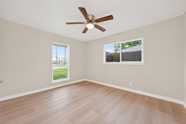 1341 Conrad Sauer Drive, Houston, TX 77043