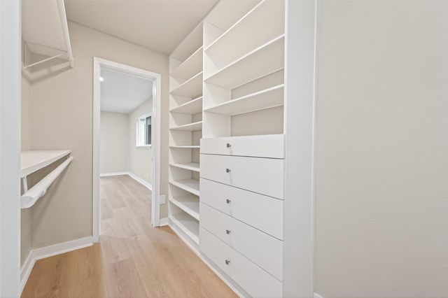 1341 Conrad Sauer Drive, Houston, TX 77043