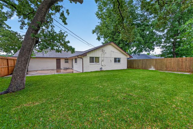 1341 Conrad Sauer Drive, Houston, TX 77043