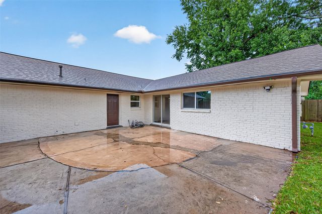 1341 Conrad Sauer Drive, Houston, TX 77043