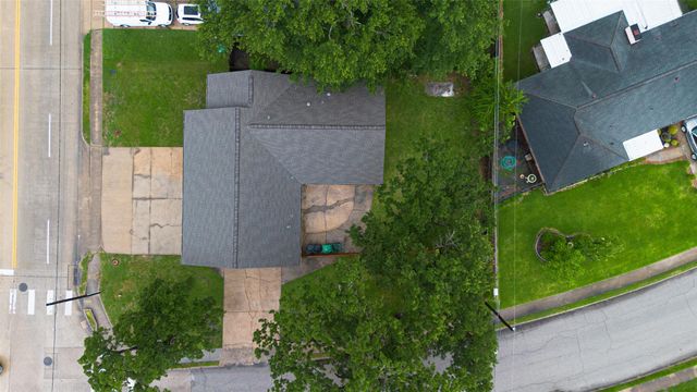 1341 Conrad Sauer Drive, Houston, TX 77043