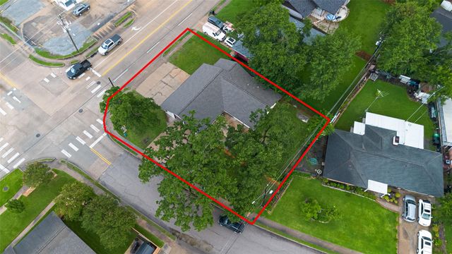 1341 Conrad Sauer Drive, Houston, TX 77043