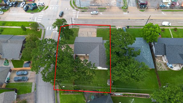 1341 Conrad Sauer Drive, Houston, TX 77043
