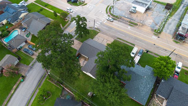 1341 Conrad Sauer Drive, Houston, TX 77043