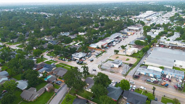 1341 Conrad Sauer Drive, Houston, TX 77043