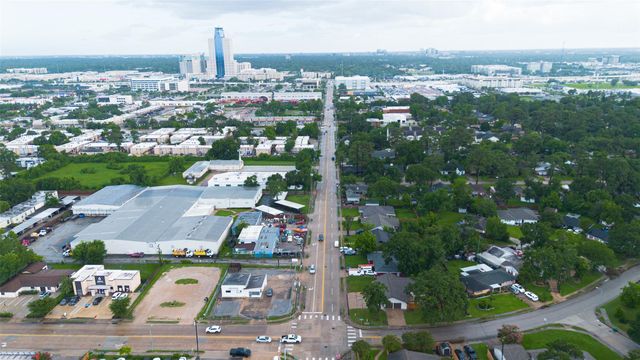 1341 Conrad Sauer Drive, Houston, TX 77043