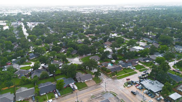 1341 Conrad Sauer Drive, Houston, TX 77043