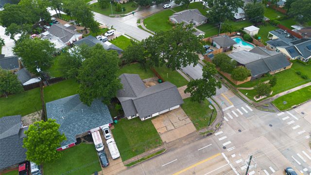 1341 Conrad Sauer Drive, Houston, TX 77043