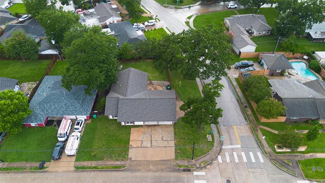 1341 Conrad Sauer Drive, Houston, TX 77043