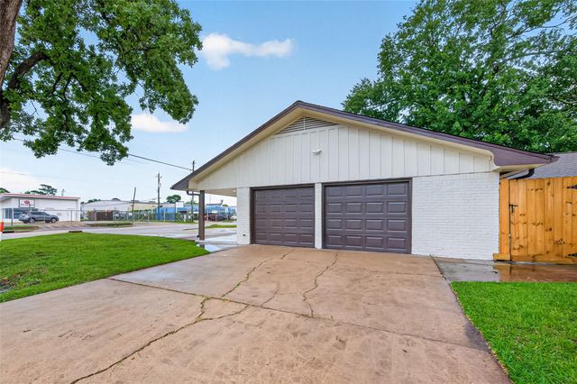 1341 Conrad Sauer Drive, Houston, TX 77043