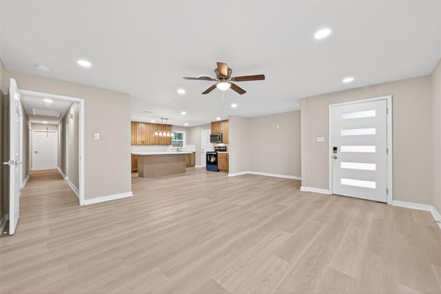 1341 Conrad Sauer Drive, Houston, TX 77043