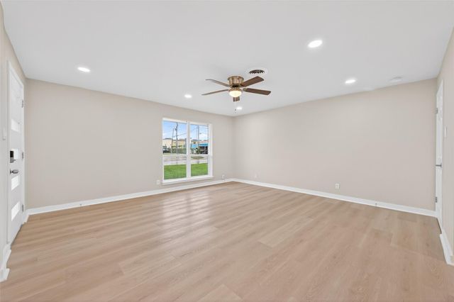 1341 Conrad Sauer Drive, Houston, TX 77043
