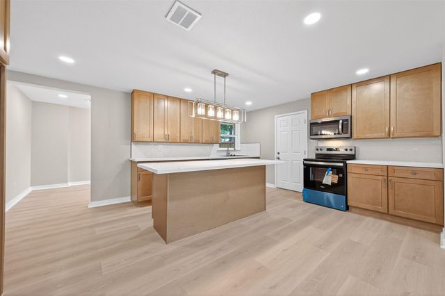 1341 Conrad Sauer Drive, Houston, TX 77043