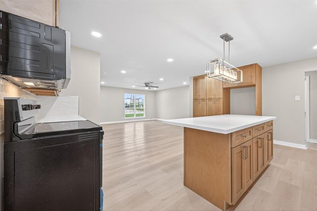 1341 Conrad Sauer Drive, Houston, TX 77043