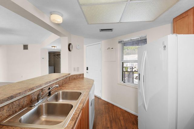 3254 SE Aster Ln J240, Stuart, FL 34994