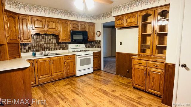 25653 Palomino Avenue, Warren, MI 48089