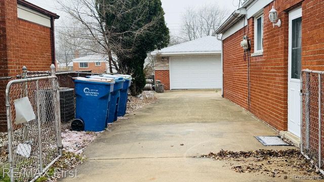 25653 Palomino Avenue, Warren, MI 48089